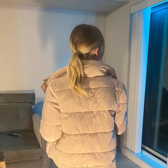 Pink puffer jacket - Picture 2 of 3